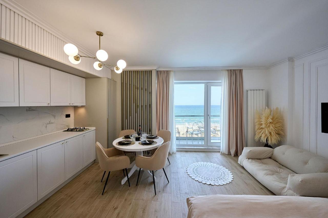 Seaview Luxury Studio In Infinity Beach Resort Мамая Екстер'єр фото
