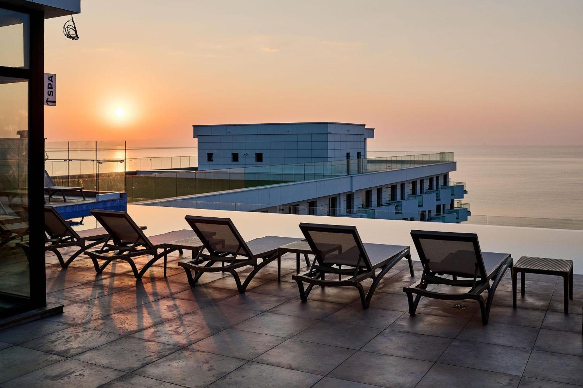 Seaview Luxury Studio In Infinity Beach Resort Мамая Екстер'єр фото